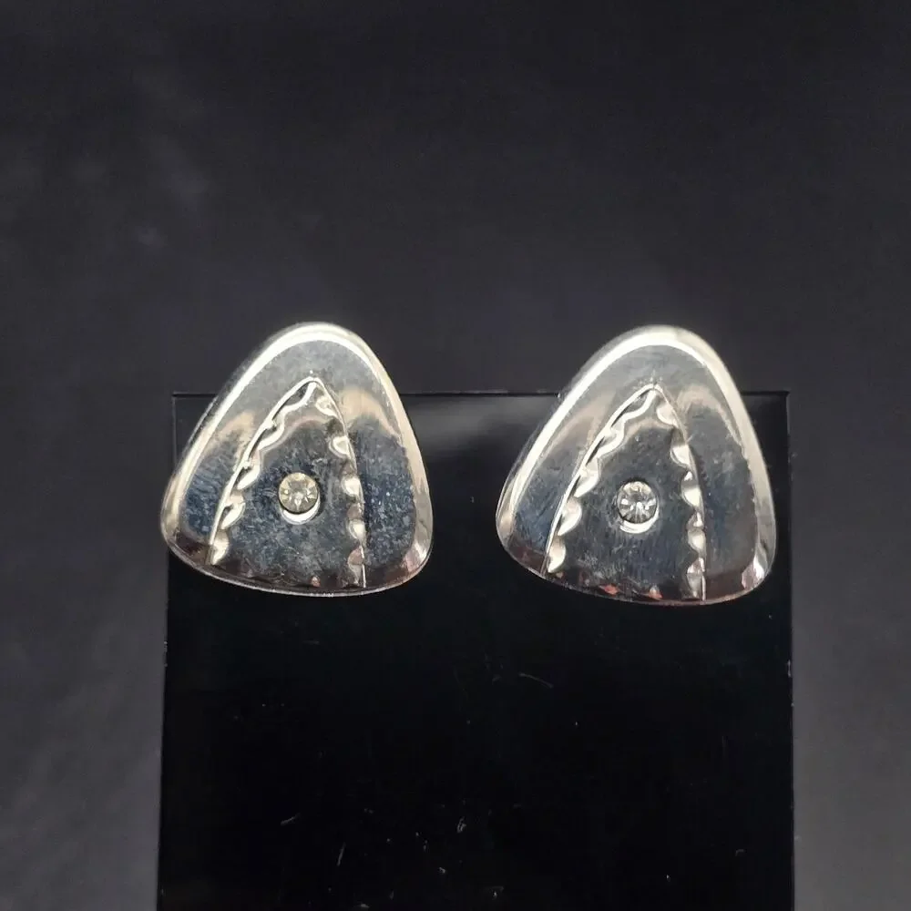 Unknown this pair
